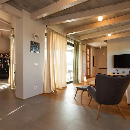 Casa Labobina Near Rovinj For 8 Persons With Private 32 M2 Heated Pool - Pet Friendly 빌라
