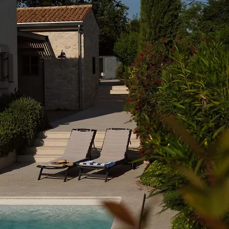 빌라 Casa Labobina Near Rovinj For 8 Persons With Private 32 M2 Heated Pool - Pet Friendly Kurili